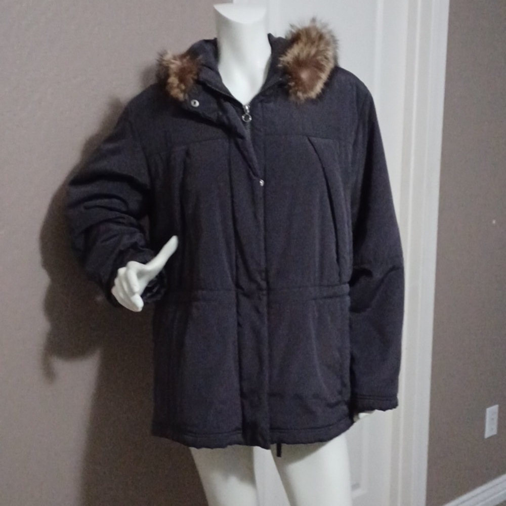 IZZI Woman's jact - Picture 2 of 3